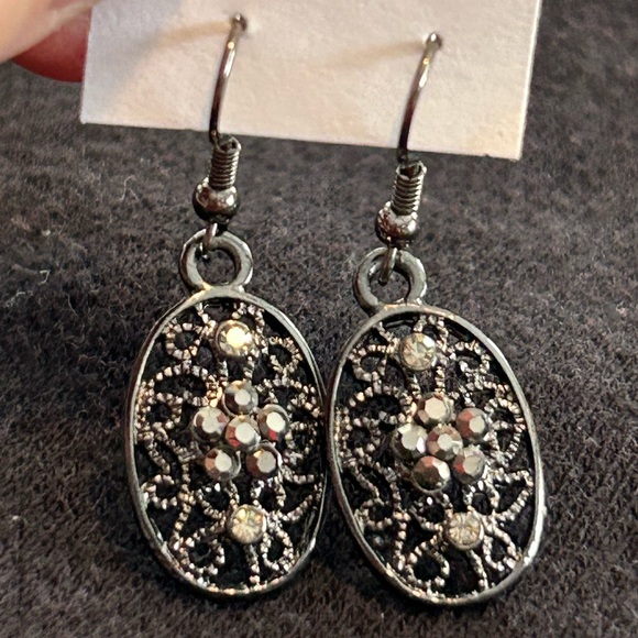 Premier Designs Stainless Floral Rhinestone, Oval Dangle Drop Pierced Earrings - Picture 2 of 4